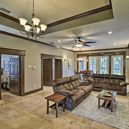 فيلا Tampa Oasis With Pool About 7 Mi To Busch Gardens! المظهر الخارجي الصورة