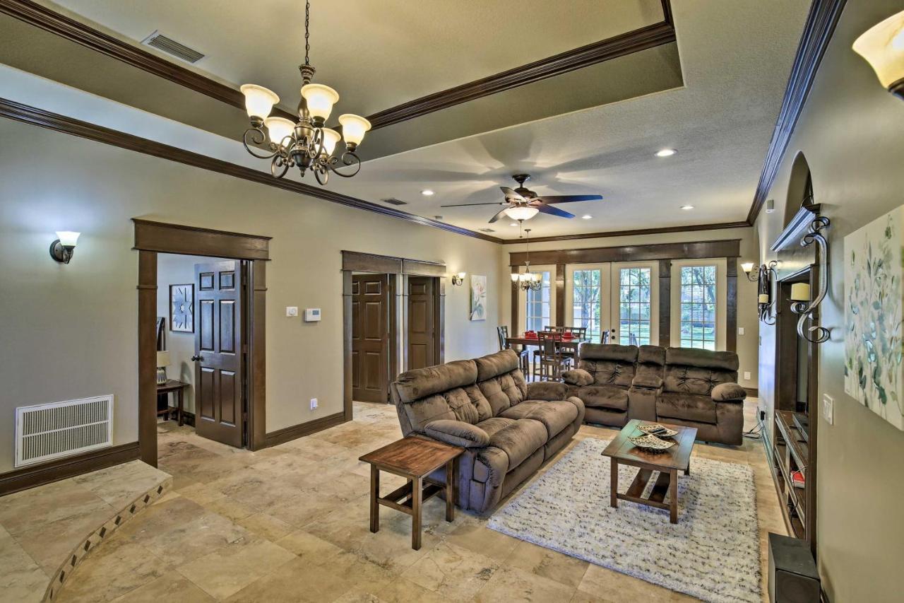 فيلا Tampa Oasis With Pool About 7 Mi To Busch Gardens! المظهر الخارجي الصورة