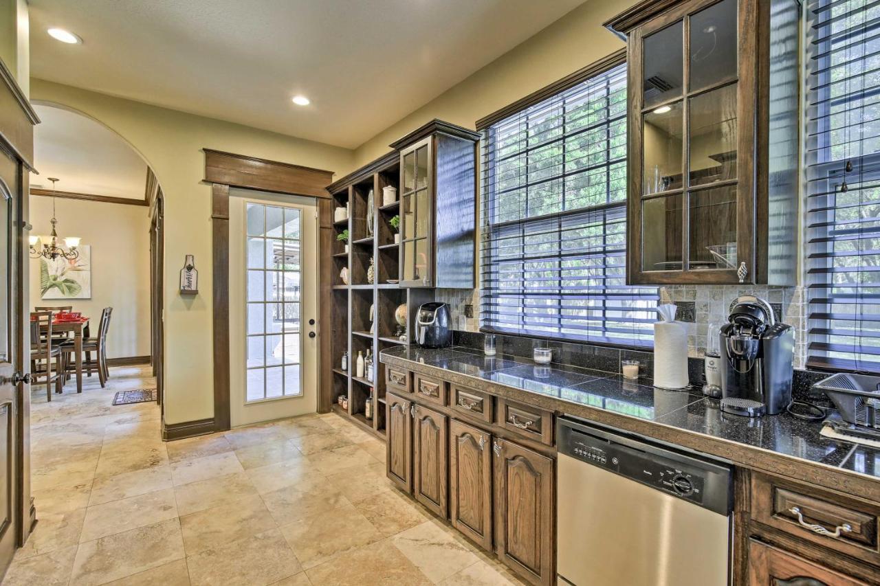 فيلا Tampa Oasis With Pool About 7 Mi To Busch Gardens! المظهر الخارجي الصورة